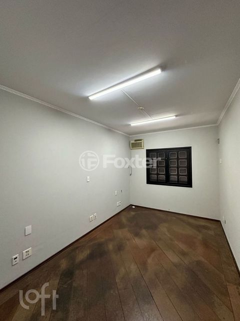 Image 17 - 862334