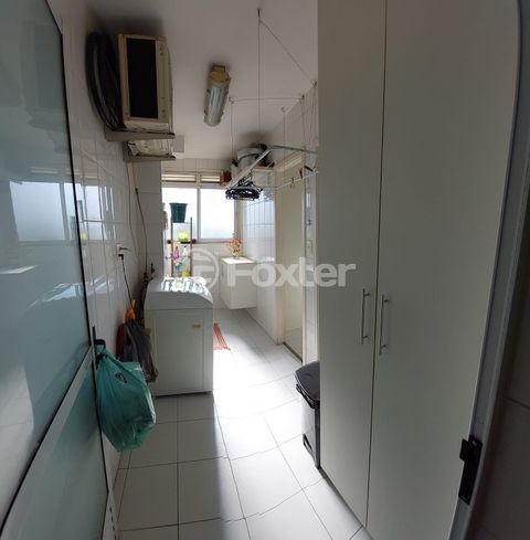 Image 8 - 863310