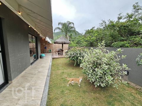 Image 11 - 863394
