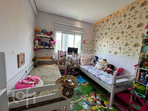 Image 10 - 863625
