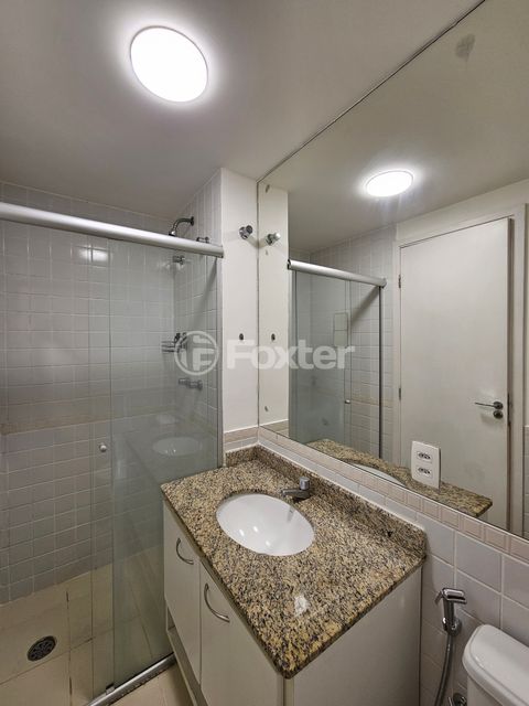 Image 11 - 863677