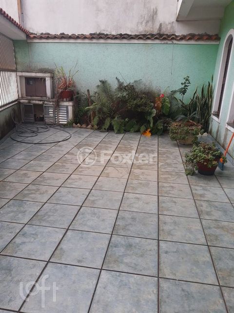 Image 19 - 863840
