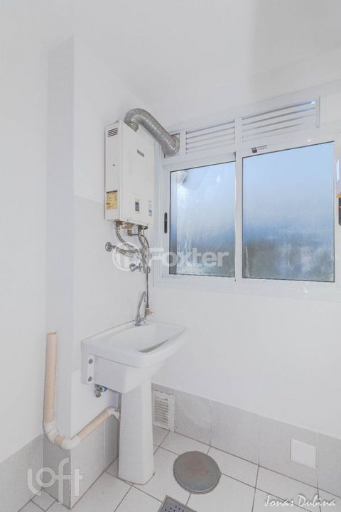 Image 7 - 864001