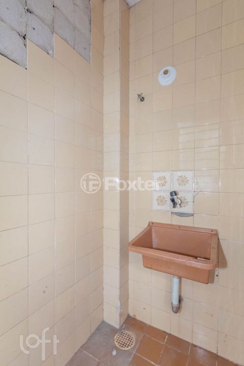 Image 7 - 864046