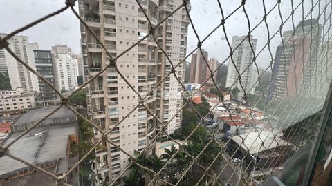 Image 6 - 864107