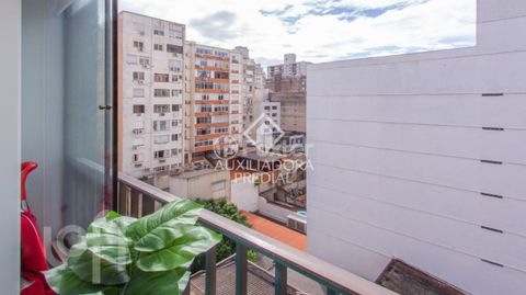 Image 8 - 864108