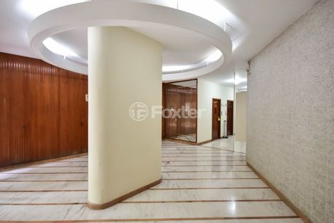 Image 10 - 864121