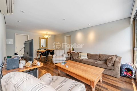 Image 8 - 864205