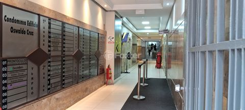 Image 11 - 864215
