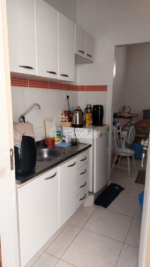 Image 4 - 864435