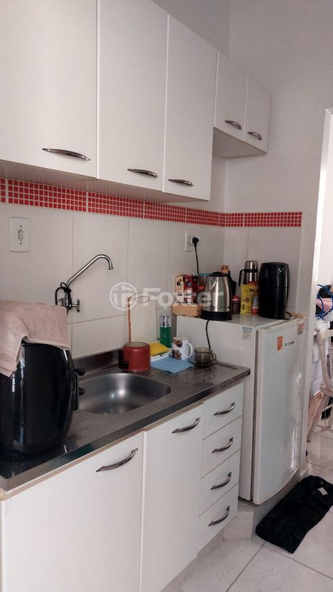 Image 3 - 864435