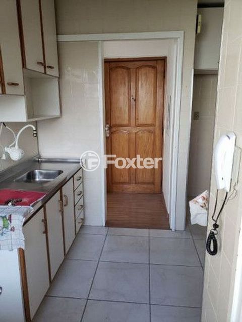 Image 7 - 864498