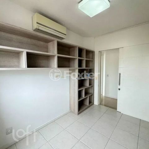 Image 9 - 864648