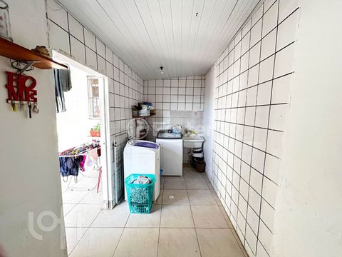 Image 7 - 864681