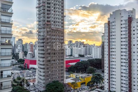 Image 7 - 864706