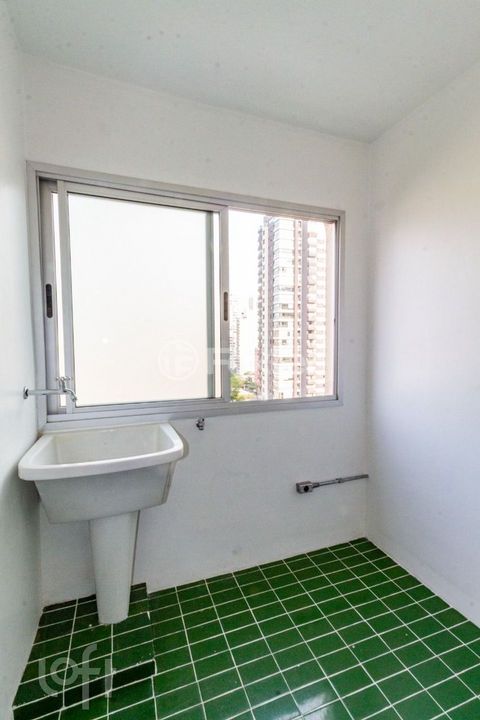 Image 7 - 865234