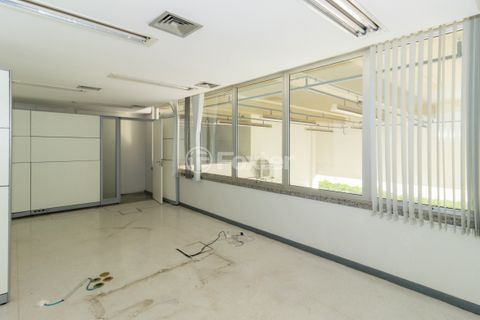 Image 10 - 865663