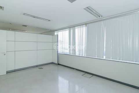 Image 17 - 865663