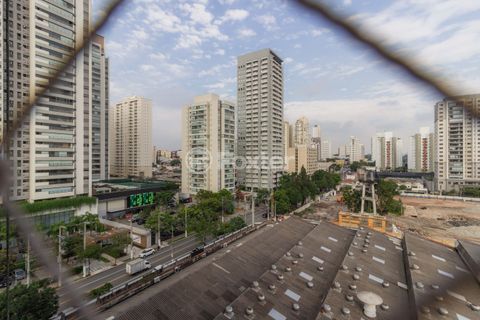 Image 8 - 865692