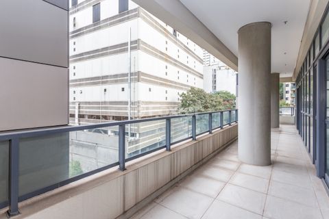 Image 11 - 865728