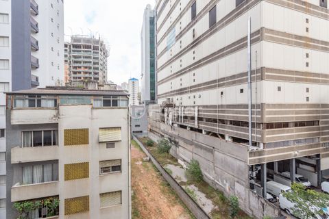 Image 10 - 865728