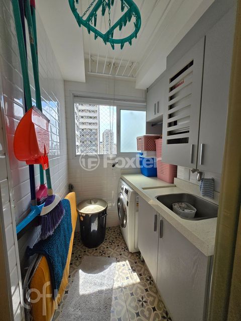 Image 9 - 865807