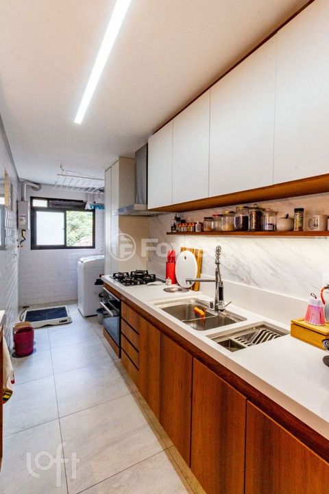 Image 4 - 865819