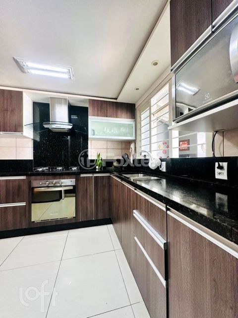 Image 19 - 865867