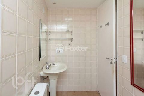 Image 17 - 866003