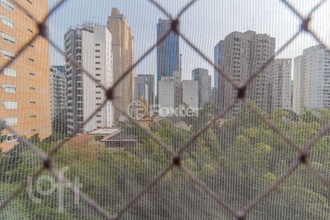 Image 8 - 866021