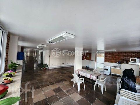 Image 10 - 866052