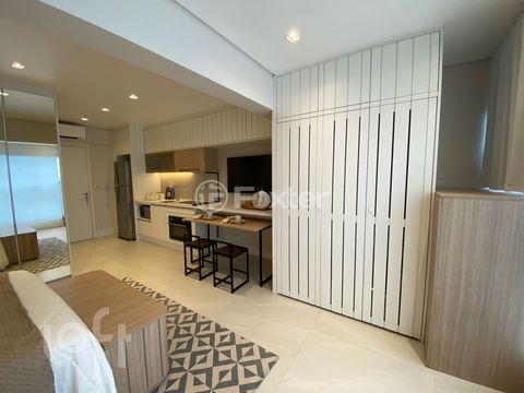 Image 7 - 866096