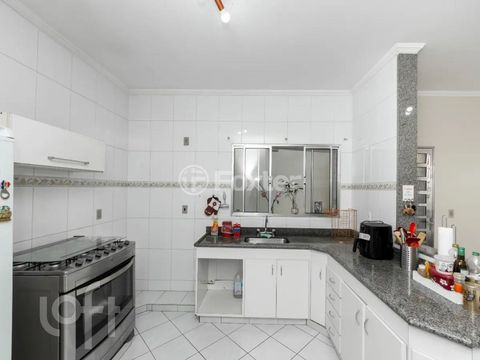 Image 18 - 866100