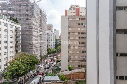 Image 12 - 866117