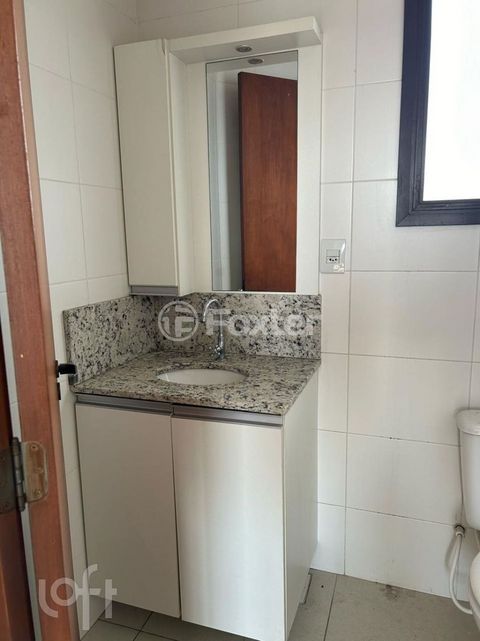 Image 6 - 866228