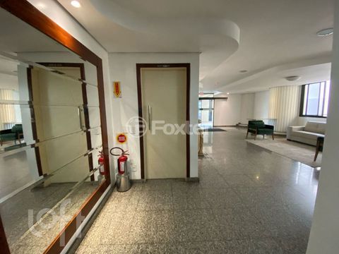 Image 17 - 866370