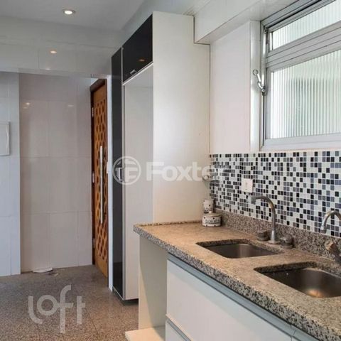 Image 7 - 866380