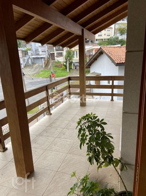 Image 6 - 866492
