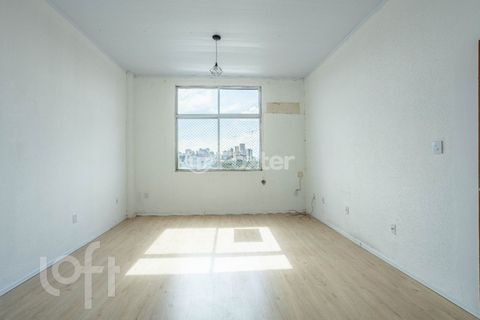 Image 17 - 866518