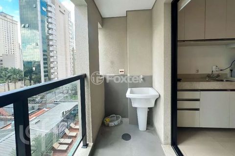 Image 12 - 866552