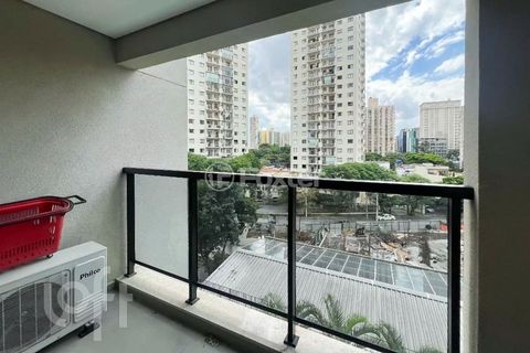 Image 11 - 866552