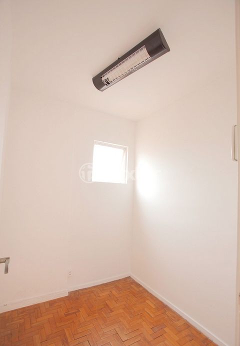 Image 7 - 866630