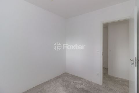Image 17 - 866658