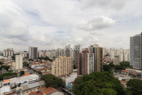 Image 18 - 866709