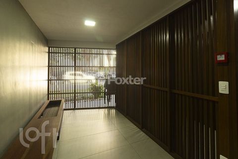 Image 17 - 866714