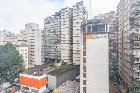 Image 16 - 866800