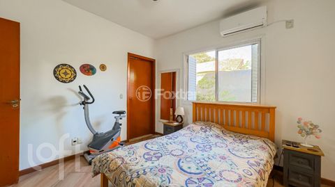 Image 6 - 866851