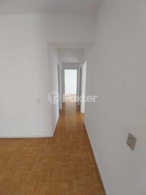 Image 4 - 866872