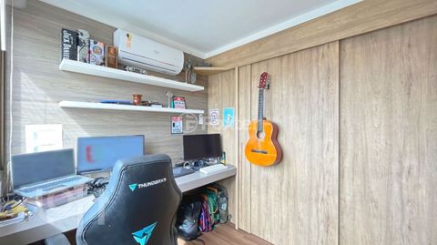 Image 10 - 866879