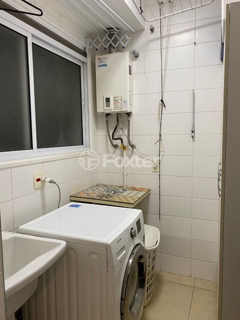 Image 10 - 866987